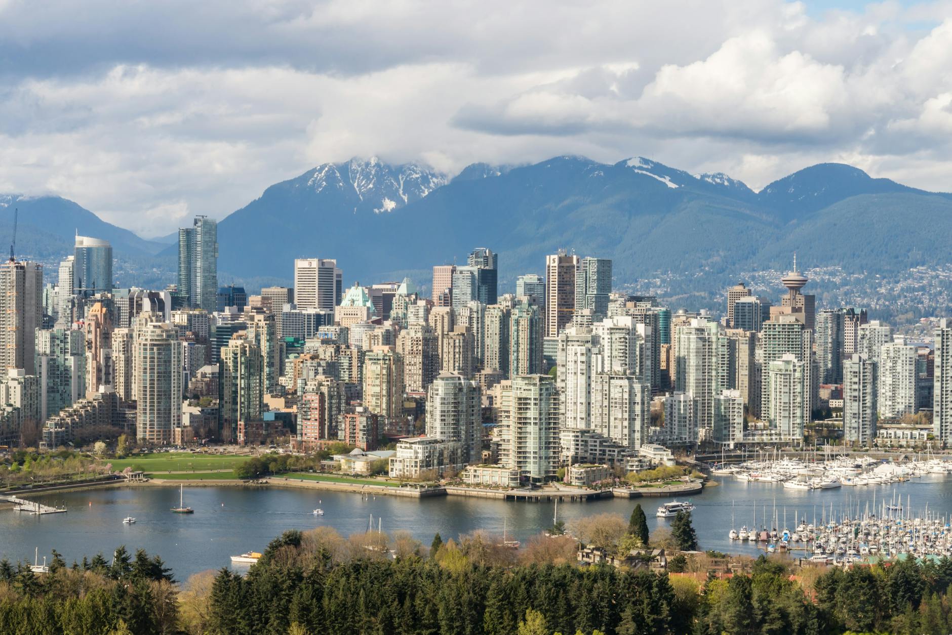 canada-study-abroad-cost-return-2025-university-of-toronto-ubc image 2
